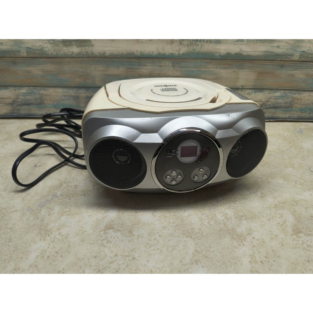 Insignia Portable CD Boom Box AM/FM Stereo Radio Silver & White
